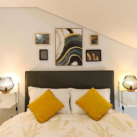 Coutinho Apartment - Modern Ap In The City Centre With Balcony เวียนา โด กัสเตโล ภายนอก รูปภาพ