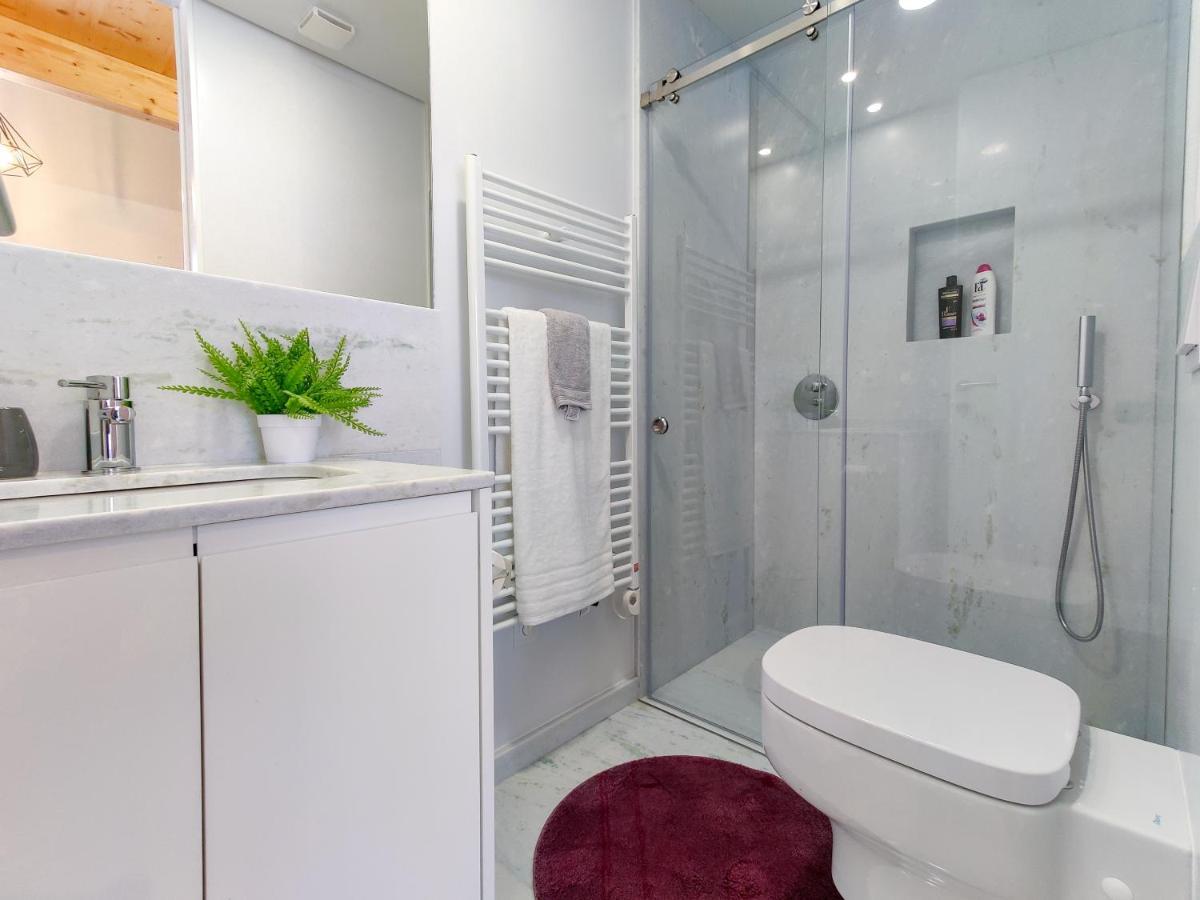 Coutinho Apartment - Modern Ap In The City Centre With Balcony เวียนา โด กัสเตโล ภายนอก รูปภาพ