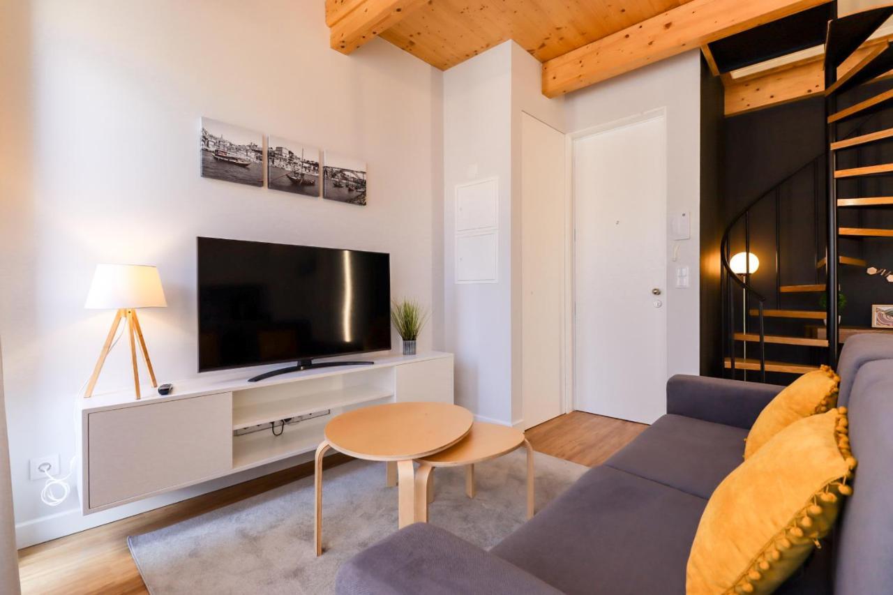Coutinho Apartment - Modern Ap In The City Centre With Balcony เวียนา โด กัสเตโล ภายนอก รูปภาพ